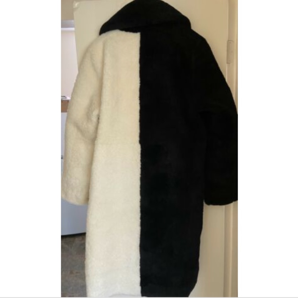 NWT Saks Potts Shearling Wrapis Long Coat B&W - Picture 4 of 4